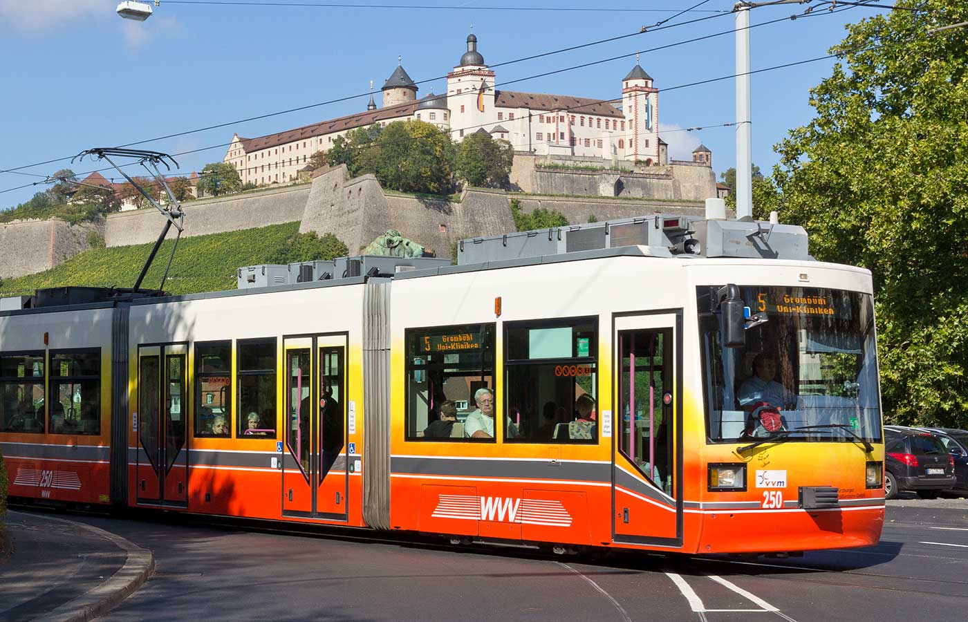 GT-N auf der Löwenbrücke. Aufgenommen von André Werske.